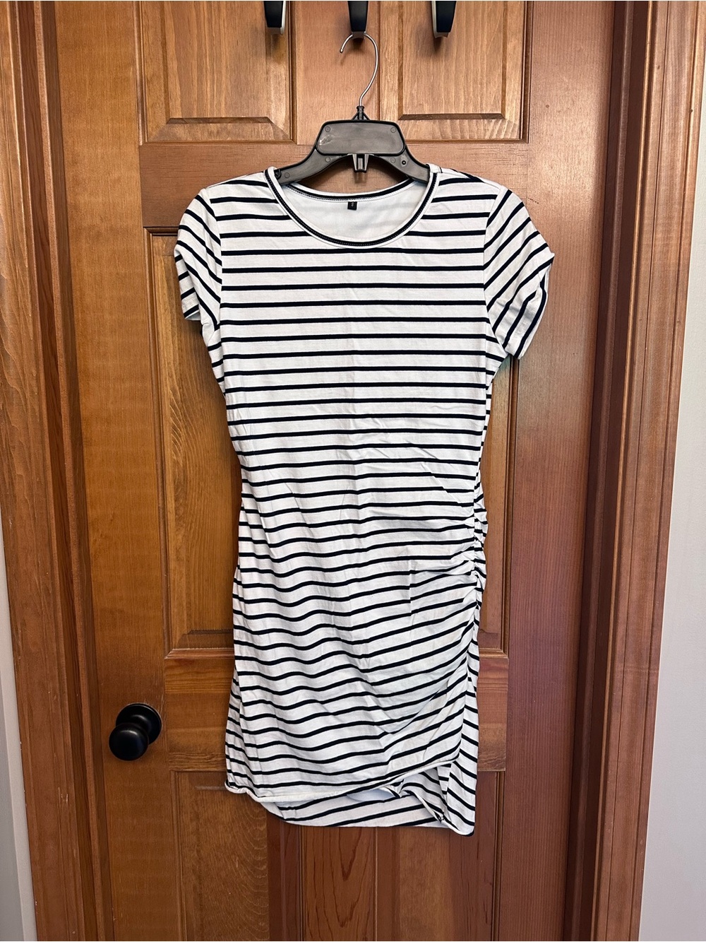 Maternity Striped Short-Sleeve Side-Ruched Dress - Black & White Size S